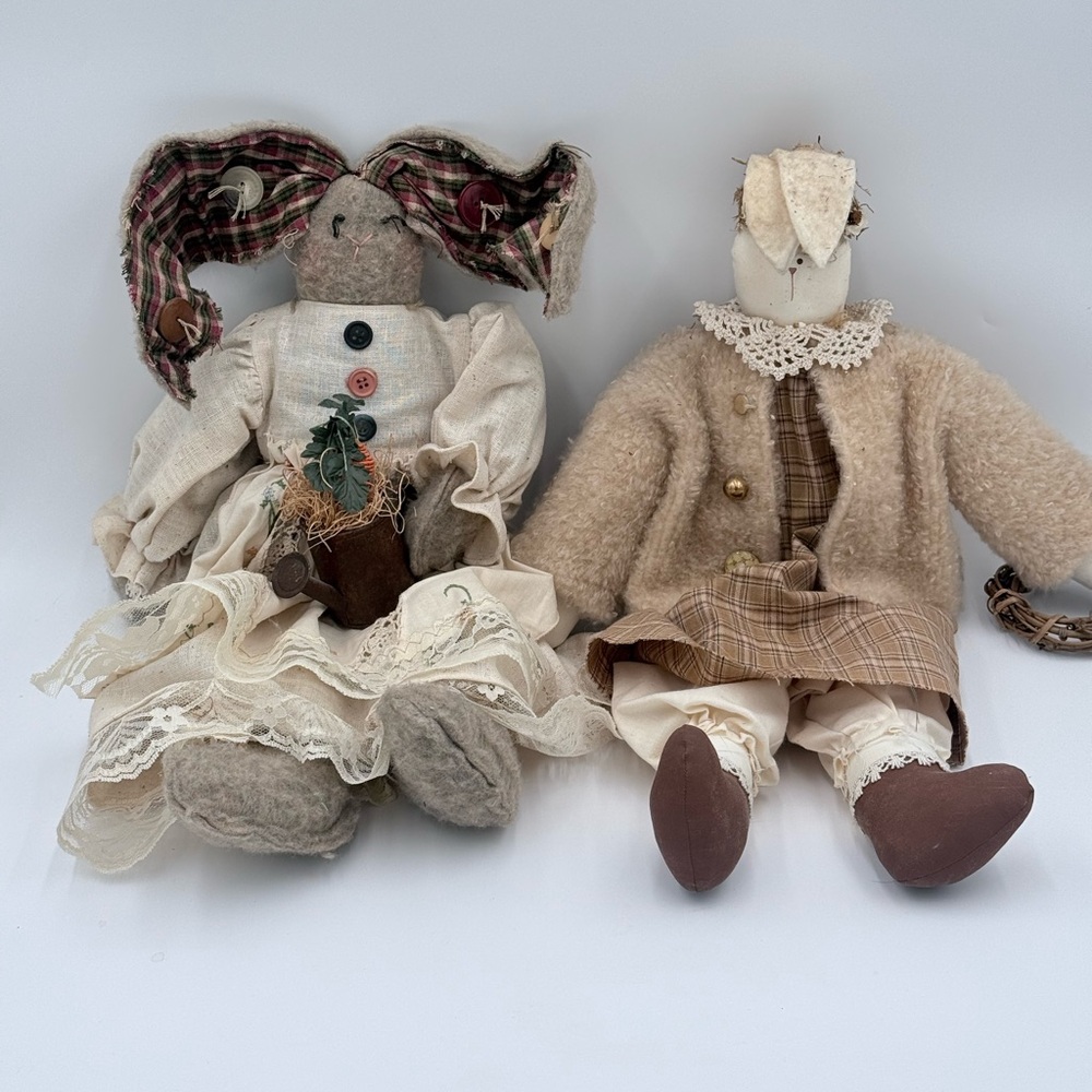 Easter Primitives -Set of 2 Easter Bunnies Sitting Shelf - Rustic Farm Cottage